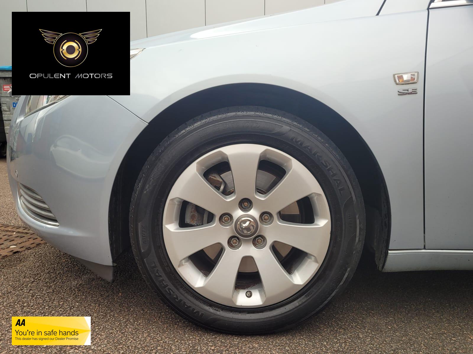 Vauxhall Insignia 2.0 CDTi SE Nav Hatchback 5dr Diesel Auto Euro 5 (160 ps)
