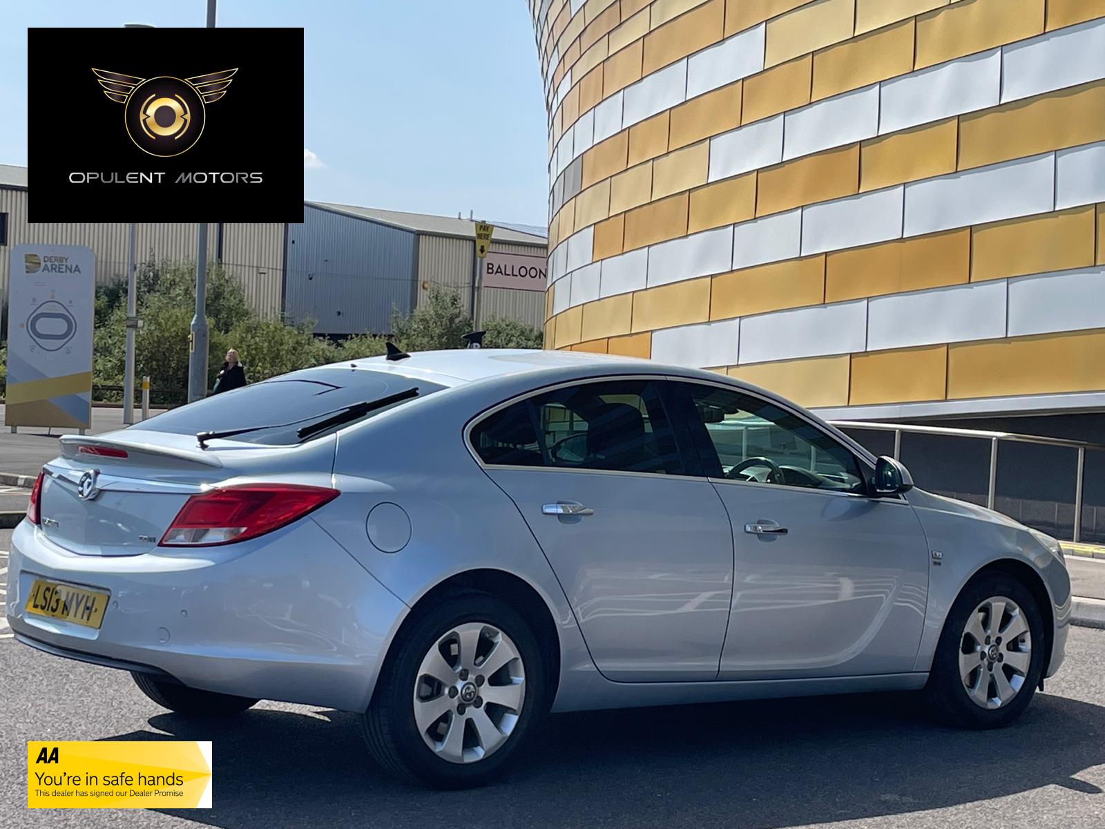 Vauxhall Insignia 2.0 CDTi SE Nav Hatchback 5dr Diesel Auto Euro 5 (160 ps)