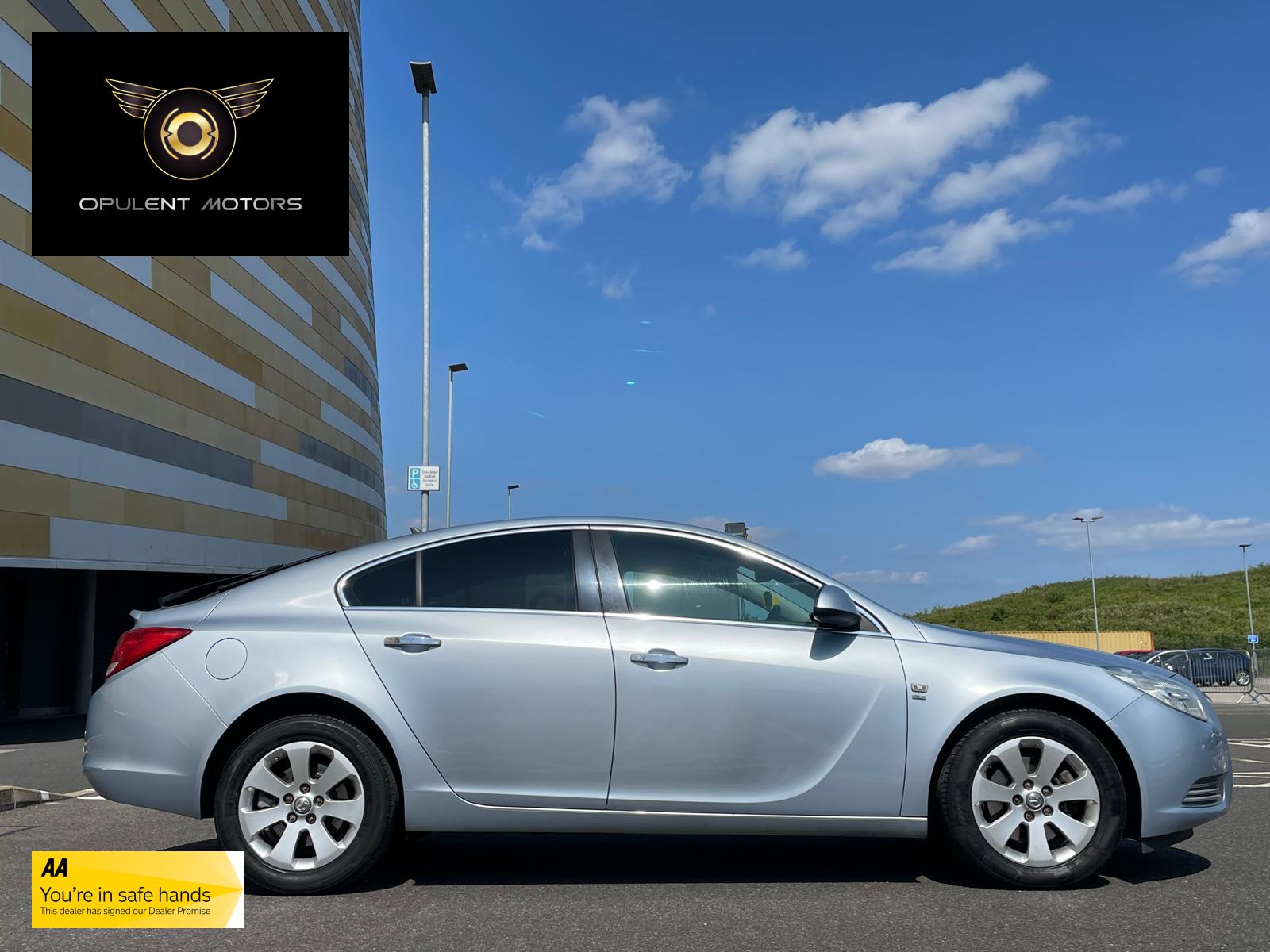 Vauxhall Insignia 2.0 CDTi SE Nav Hatchback 5dr Diesel Auto Euro 5 (160 ps)