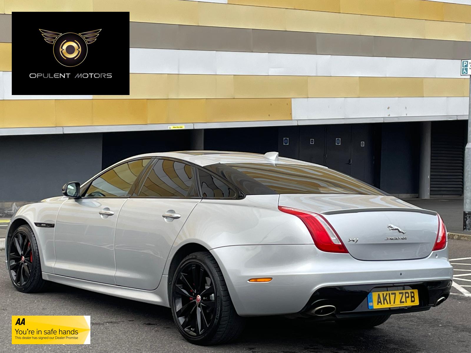 Jaguar XJ 3.0 V6 R-Sport Saloon 4dr Petrol Auto Euro 6 (s/s) (340 ps)