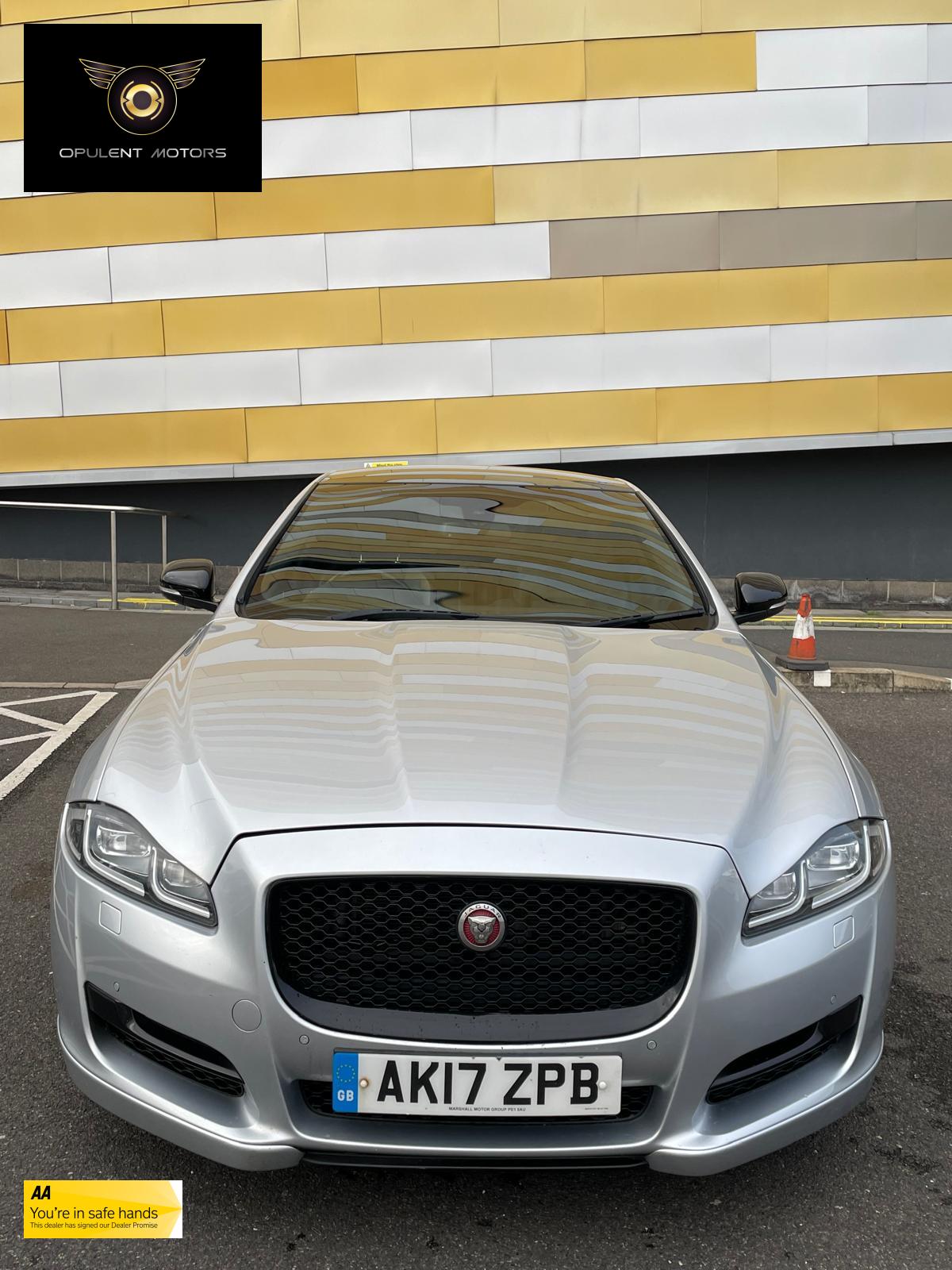 Jaguar XJ 3.0 V6 R-Sport Saloon 4dr Petrol Auto Euro 6 (s/s) (340 ps)