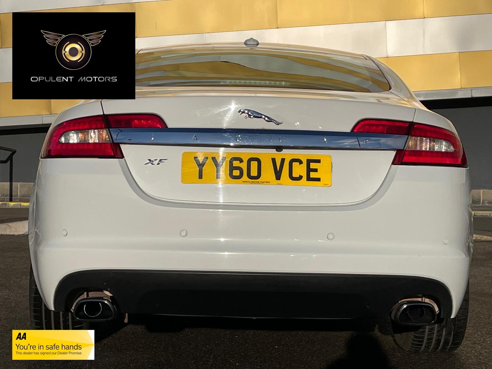 Jaguar XF 3.0d V6 Luxury Saloon 4dr Diesel Auto Euro 5 (240 ps)