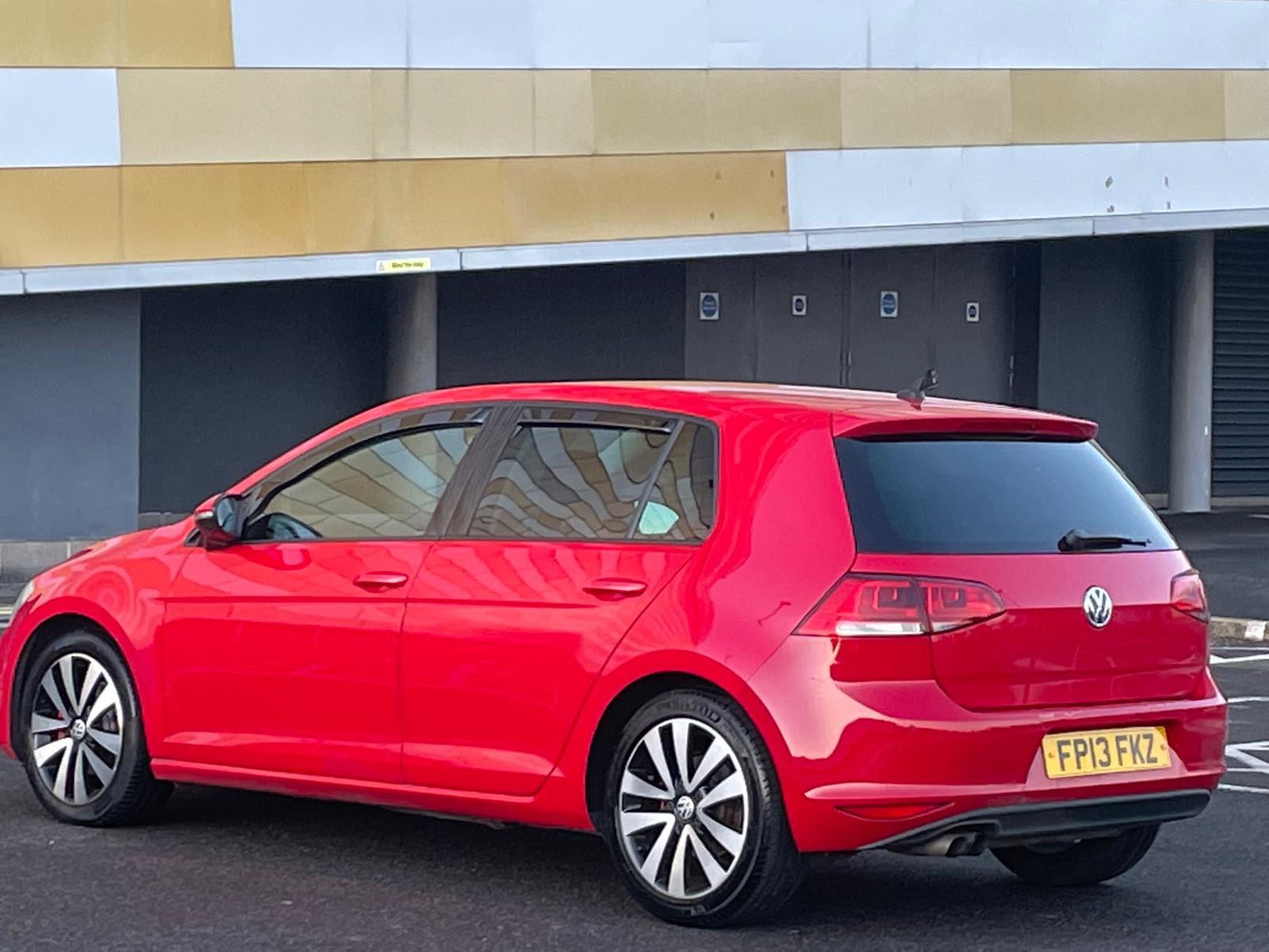 Volkswagen Golf 2.0 TDI BlueMotion Tech GT Hatchback 5dr Diesel DSG Euro 5 (s/s) (150 ps)