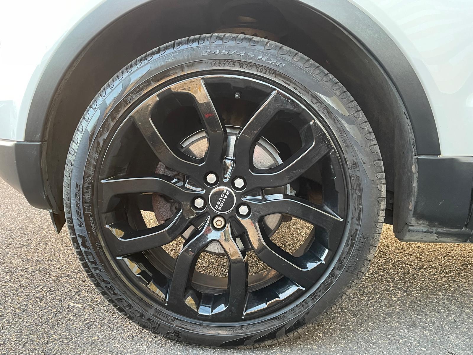 Land Rover Range Rover Evoque 2.2 TD4 Pure SUV 5dr Diesel Manual 4WD Euro 5 (s/s) (150 ps)