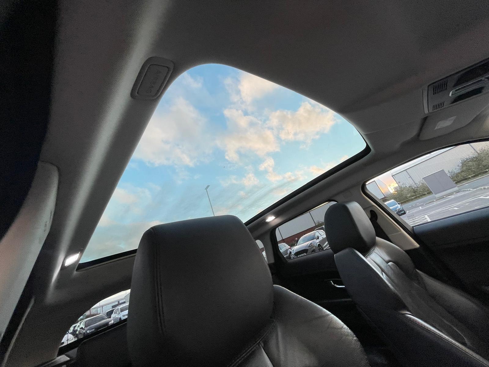 Land Rover Range Rover Evoque 2.2 TD4 Pure SUV 5dr Diesel Manual 4WD Euro 5 (s/s) (150 ps)