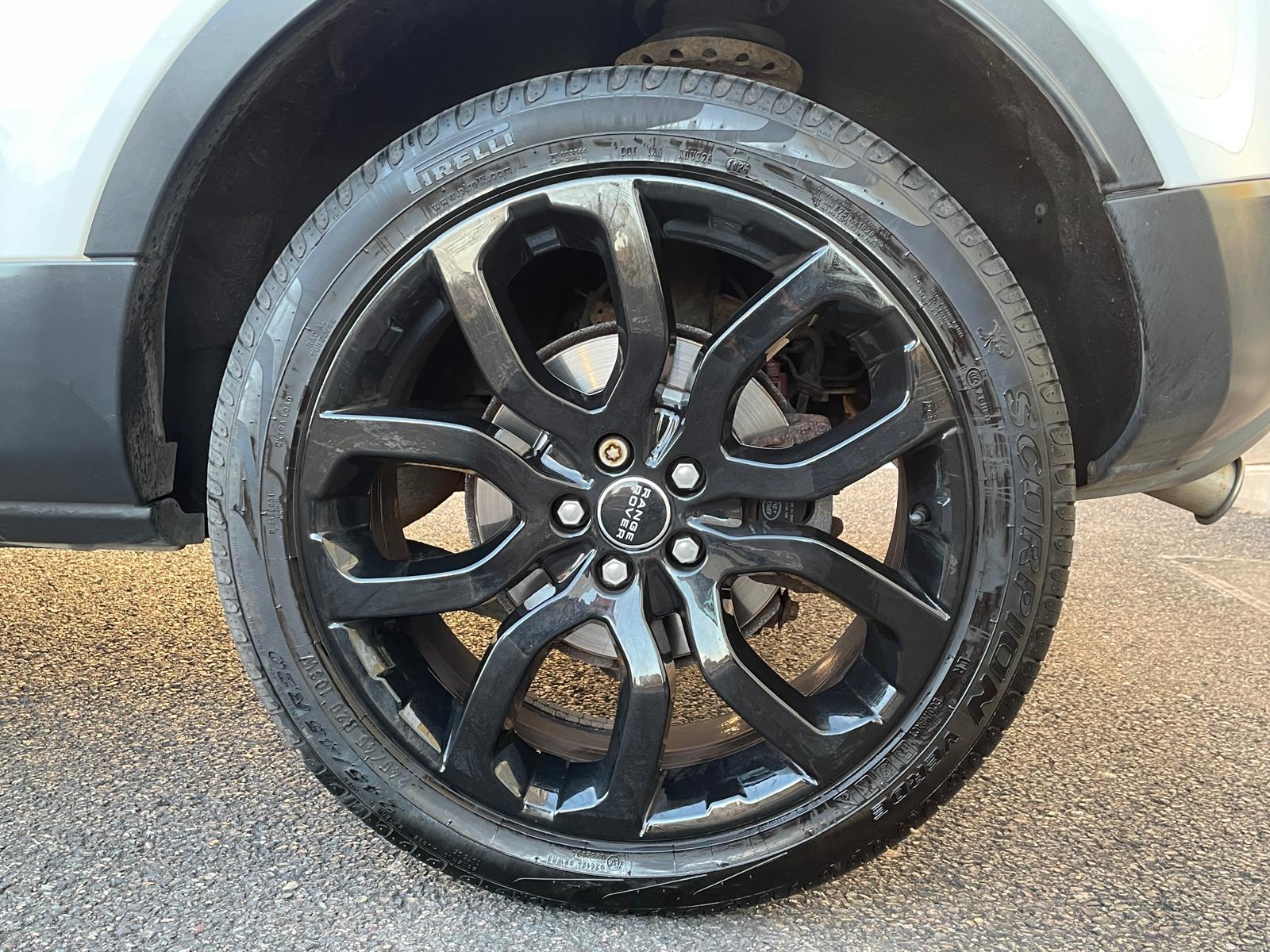 Land Rover Range Rover Evoque 2.2 TD4 Pure SUV 5dr Diesel Manual 4WD Euro 5 (s/s) (150 ps)