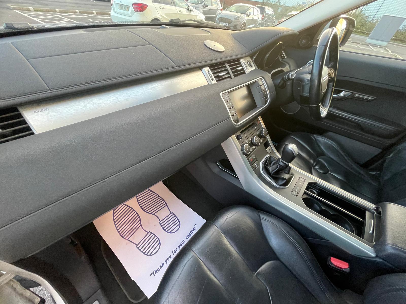 Land Rover Range Rover Evoque 2.2 TD4 Pure SUV 5dr Diesel Manual 4WD Euro 5 (s/s) (150 ps)