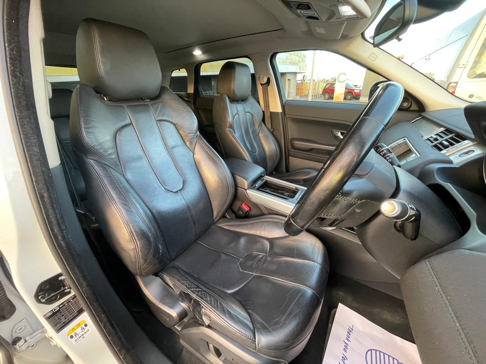 Land Rover Range Rover Evoque 2.2 TD4 Pure SUV 5dr Diesel Manual 4WD Euro 5 (s/s) (150 ps)