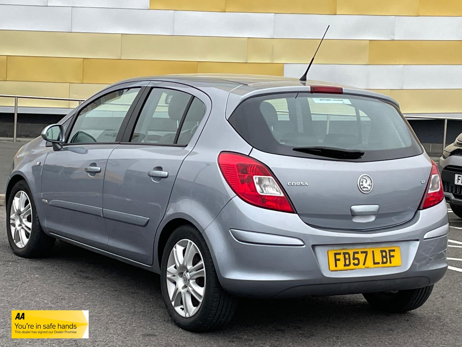 Vauxhall Corsa 1.2i 16v Design Hatchback 5dr Petrol Manual (a/c) (139 g/km, 79 bhp)