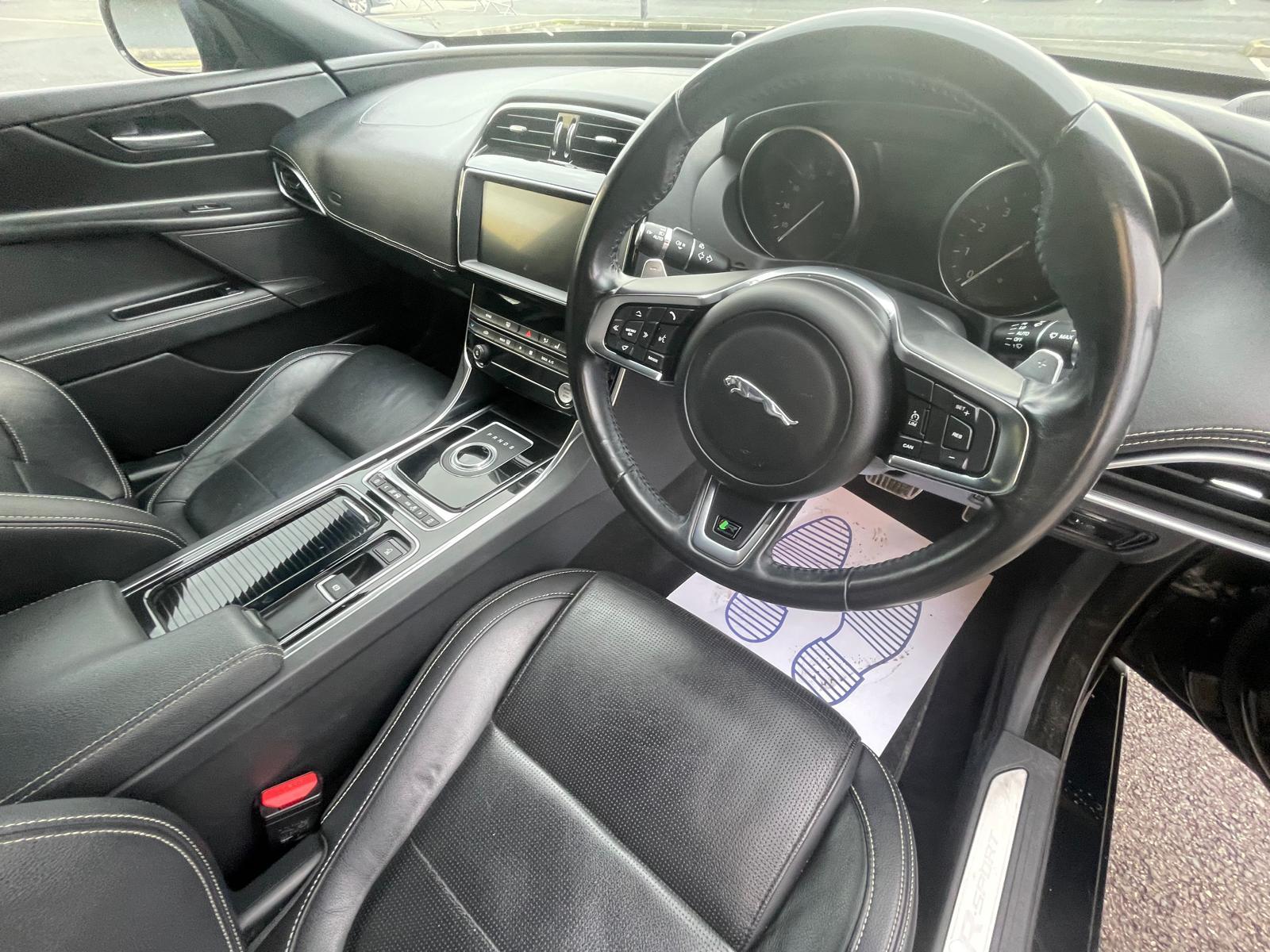 Jaguar XE 2.0i GPF R-Sport Saloon 4dr Petrol Auto Euro 6 (s/s) (250 ps)