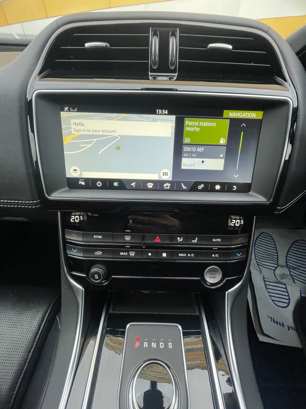 Jaguar XE 2.0i GPF R-Sport Saloon 4dr Petrol Auto Euro 6 (s/s) (250 ps)