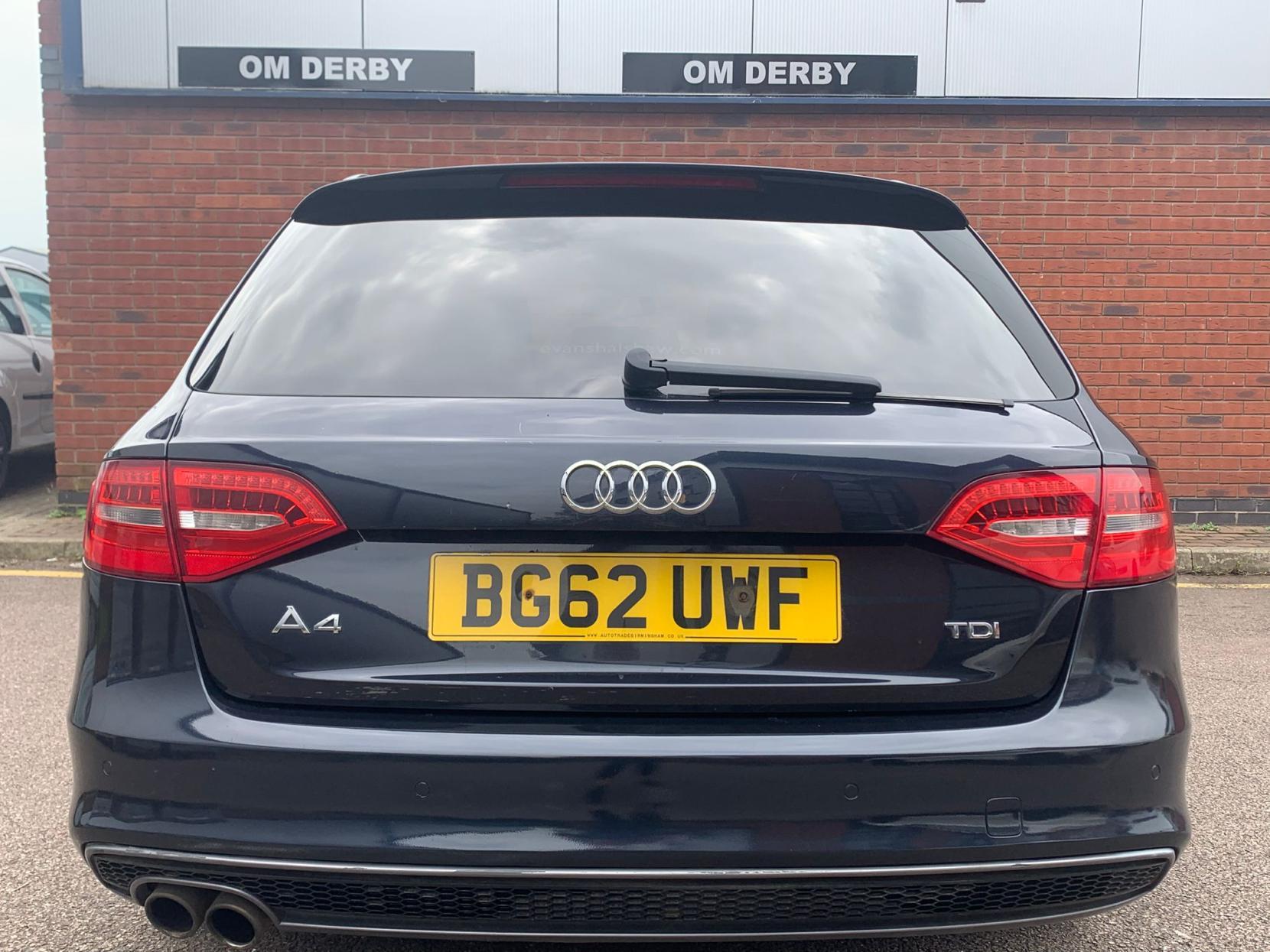 Audi A4 Avant 2.0 TDI S line Estate 5dr Diesel Manual Euro 5 (s/s) (143 ps)