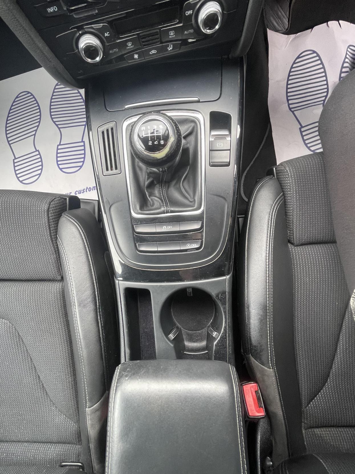 Audi A4 Avant 2.0 TDI S line Estate 5dr Diesel Manual Euro 5 (s/s) (143 ps)