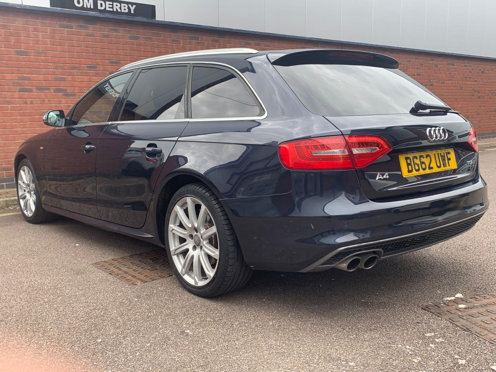 Audi A4 Avant 2.0 TDI S line Estate 5dr Diesel Manual Euro 5 (s/s) (143 ps)