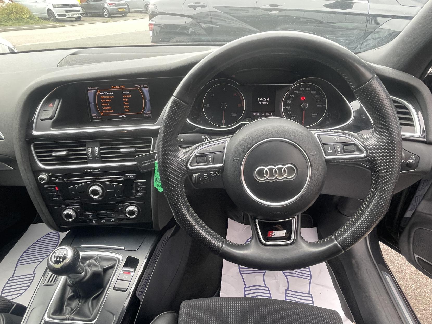 Audi A4 Avant 2.0 TDI S line Estate 5dr Diesel Manual Euro 5 (s/s) (143 ps)