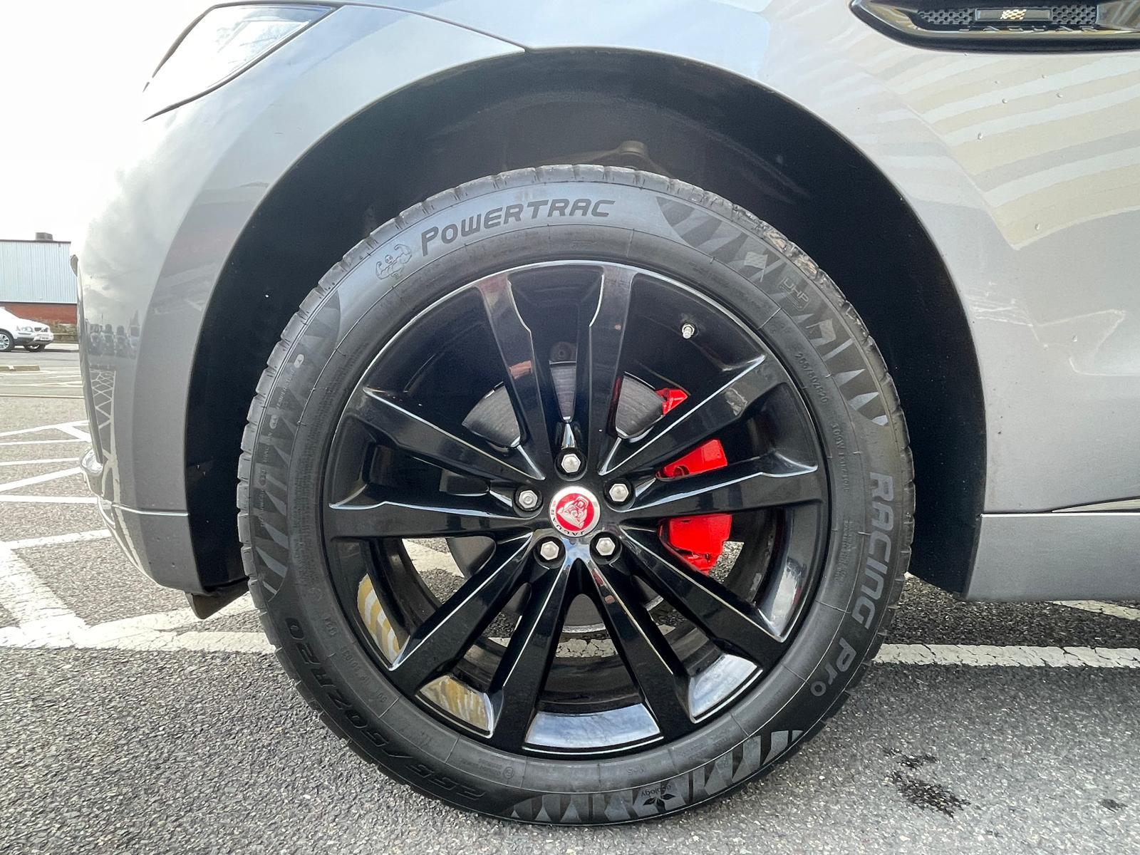 Jaguar F-PACE 2.0 D180 Chequered Flag SUV 5dr Diesel Auto AWD Euro 6 (s/s) (180 ps)