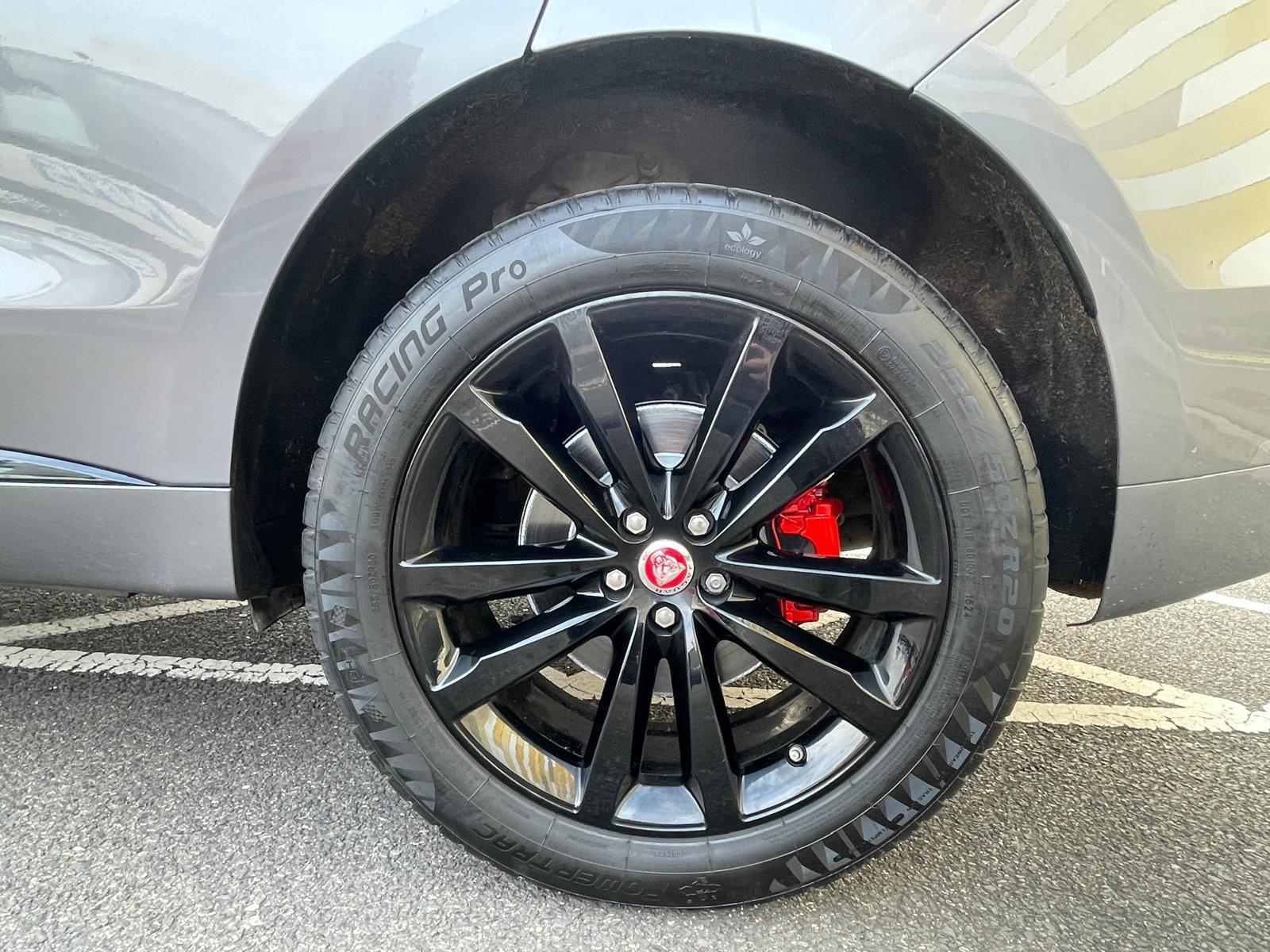 Jaguar F-PACE 2.0 D180 Chequered Flag SUV 5dr Diesel Auto AWD Euro 6 (s/s) (180 ps)