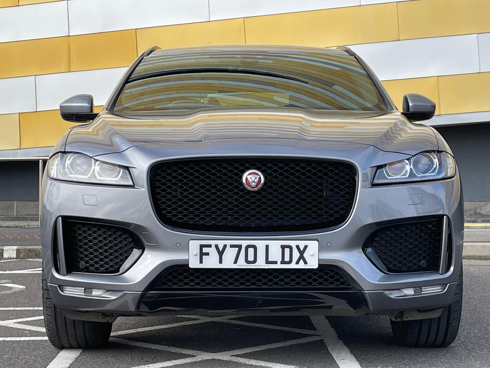 Jaguar F-PACE 2.0 D180 Chequered Flag SUV 5dr Diesel Auto AWD Euro 6 (s/s) (180 ps)
