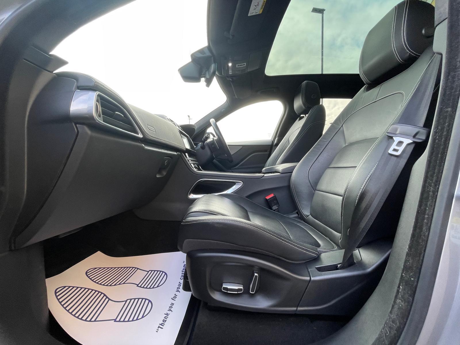 Jaguar F-PACE 2.0 D180 Chequered Flag SUV 5dr Diesel Auto AWD Euro 6 (s/s) (180 ps)
