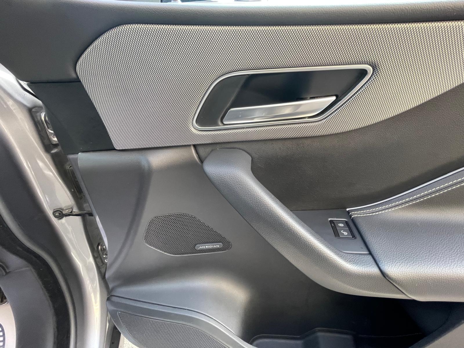 Jaguar F-PACE 2.0 D180 Chequered Flag SUV 5dr Diesel Auto AWD Euro 6 (s/s) (180 ps)