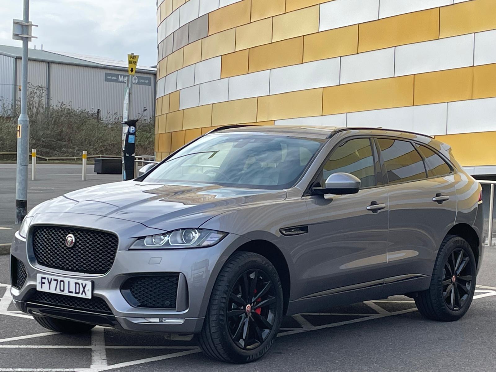Jaguar F-PACE 2.0 D180 Chequered Flag SUV 5dr Diesel Auto AWD Euro 6 (s/s) (180 ps)