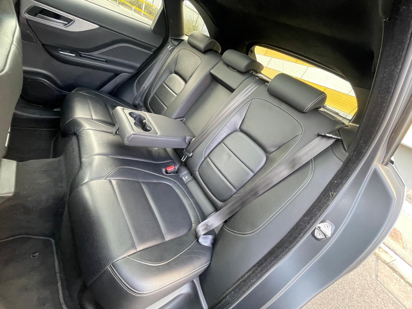 Jaguar F-PACE 2.0 D180 Chequered Flag SUV 5dr Diesel Auto AWD Euro 6 (s/s) (180 ps)