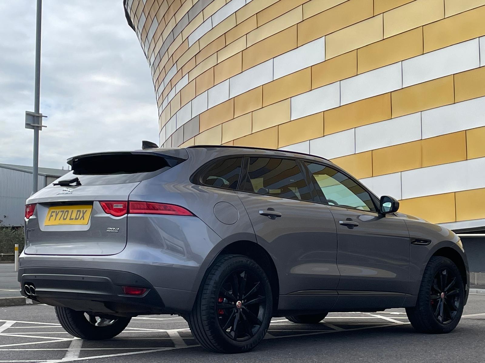 Jaguar F-PACE 2.0 D180 Chequered Flag SUV 5dr Diesel Auto AWD Euro 6 (s/s) (180 ps)