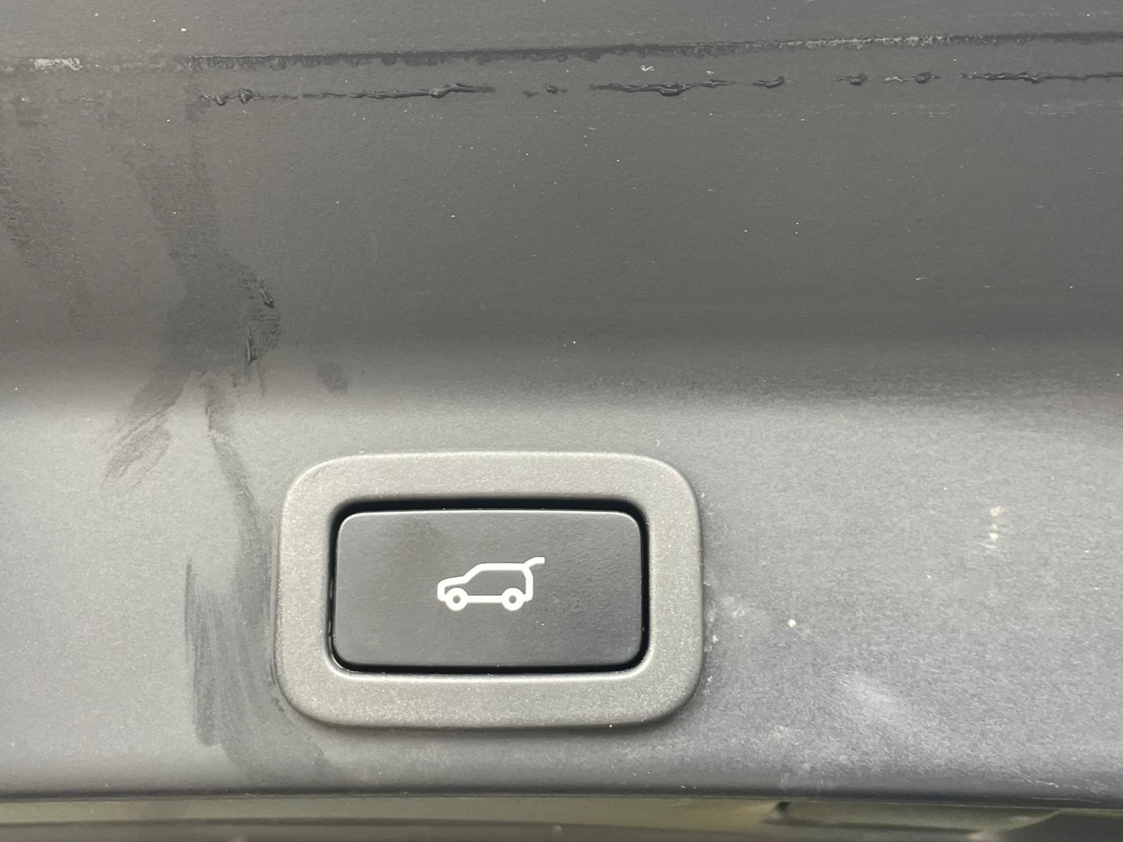 Jaguar F-PACE 2.0 D180 Chequered Flag SUV 5dr Diesel Auto AWD Euro 6 (s/s) (180 ps)