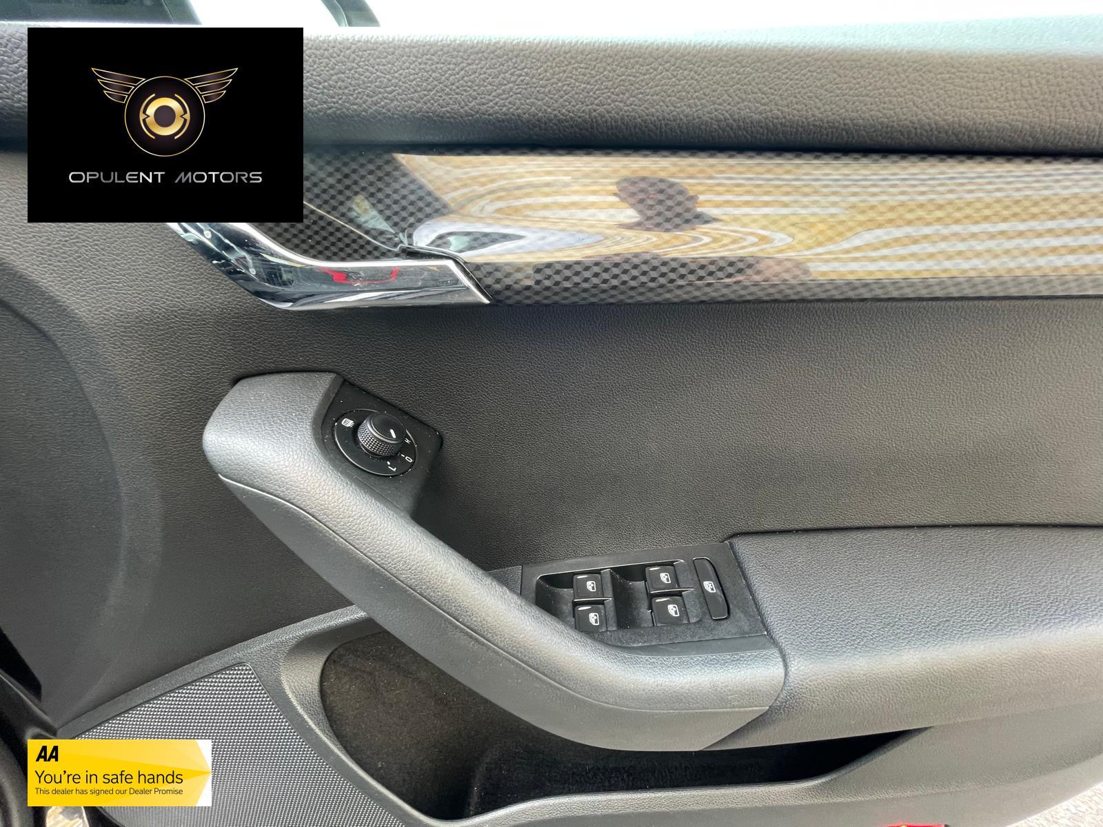 Skoda Octavia 2.0 TDI vRS Hatchback 5dr Diesel Manual Euro 6 (s/s) (184 ps)